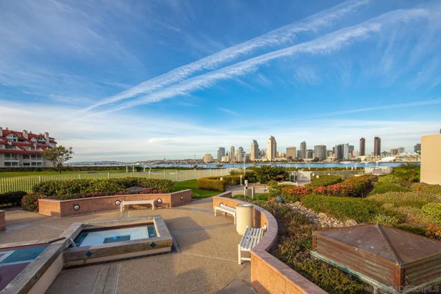 1133 1st St, Coronado CA: https://media.crmls.org/mediaz/04afaf51-ac21-4712-91f7-7a39bf39a4af.jpg