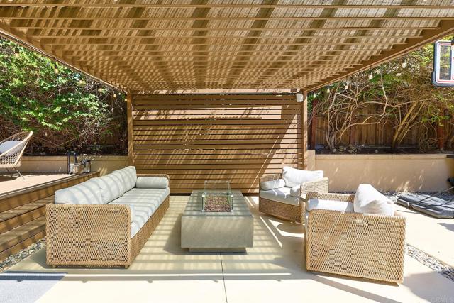 2610 Garden House Road, Carlsbad CA: https://media.crmls.org/mediaz/04aff14c-82a6-4aed-a1b1-7a2c38d6092a.jpg