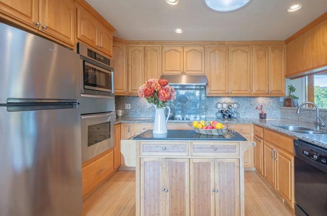 17 San Marcos Court, Salinas CA: https://media.crmls.org/mediaz/04b0b178-40dc-4128-9784-5a2e4f976f3e.jpg