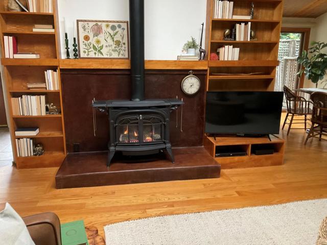 951 Jenny Way, Felton CA: https://media.crmls.org/mediaz/04b0ecd0-5496-4a74-85ed-5f381364f668.jpg