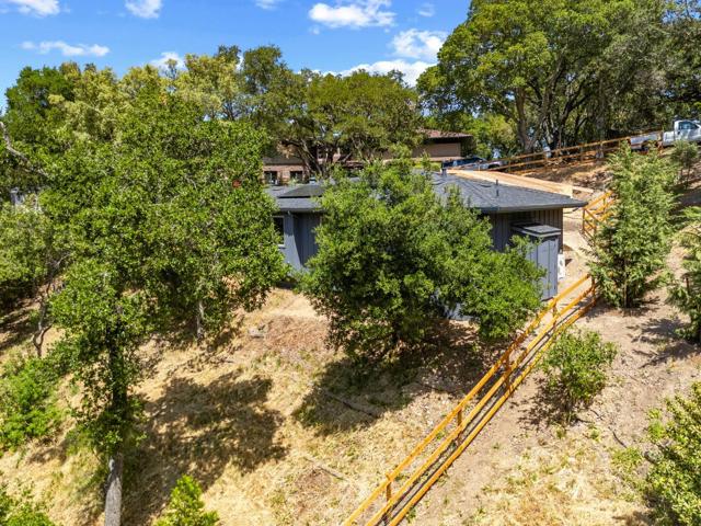 17119 Crescent Drive, Los Gatos CA: https://media.crmls.org/mediaz/04b14a41-5ef9-4553-ae13-17684ee81ef4.jpg