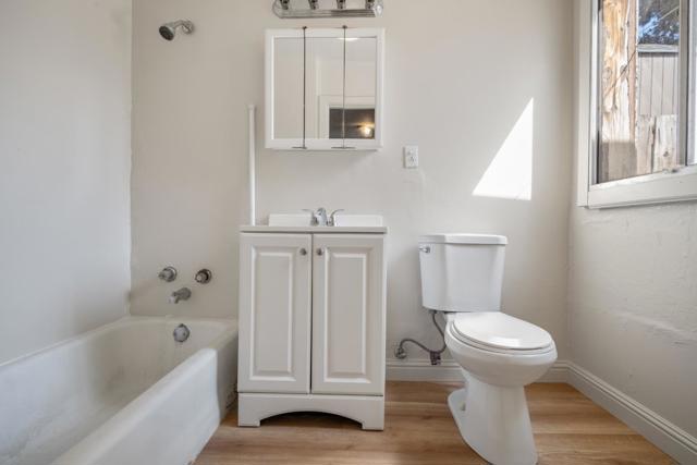 1615 La Salle Avenue, San Francisco CA: https://media.crmls.org/mediaz/04b19ab6-d215-4656-8bf0-1c323b46f494.jpg