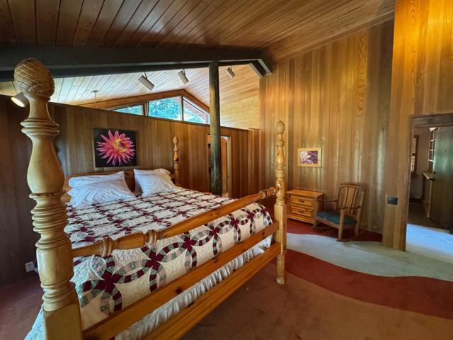 45 Ranch Road, Woodside CA: https://media.crmls.org/mediaz/04b33f60-d040-4471-8d19-dbfe552346bc.jpg