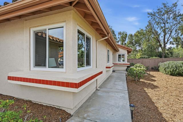 Detail Gallery Image 4 of 38 For 10896 Pointed Oak Ln, San Diego,  CA 92131 - 3 Beds | 2 Baths