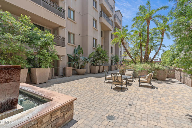 931 E Walnut Street, Pasadena CA: https://media.crmls.org/mediaz/04b3a0f4-66ba-4bef-a76f-c738dbee6401.jpg