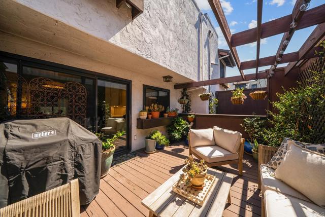 2253 Caminito Pescado, Ocean Beach (San Diego) CA: https://media.crmls.org/mediaz/04b52ed4-071c-4986-957b-ed01586c2279.jpg