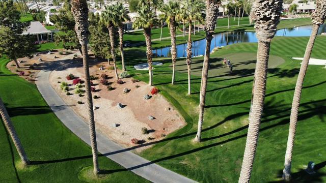 78770 Sunrise Mountain View, Palm Desert CA: https://media.crmls.org/mediaz/04b53d9b-1423-474b-80a8-34db0ec9d89c.jpg