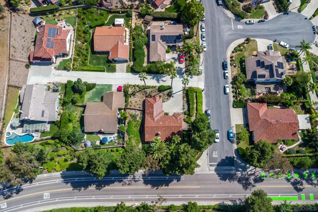 1857 Goldenrod Ln, Vista CA: https://media.crmls.org/mediaz/04b68668-586e-4c03-ab0d-f2fb96ede424.jpg