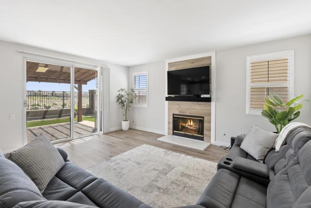 1438 Carneros Valley St, Chula Vista CA: https://media.crmls.org/mediaz/04b6b6e9-de71-40f7-8c4a-5c2833ffd656.jpg