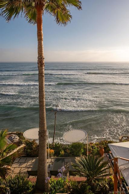 5143 Shore Drive, Carlsbad CA: https://media.crmls.org/mediaz/04b6d191-4d52-463d-9689-b1cf084fc6c4.jpg