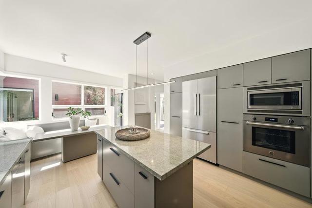 502 Palm Avenue, Los Altos CA: https://media.crmls.org/mediaz/04b728bd-8bd4-4374-a596-c8d5de877735.jpg