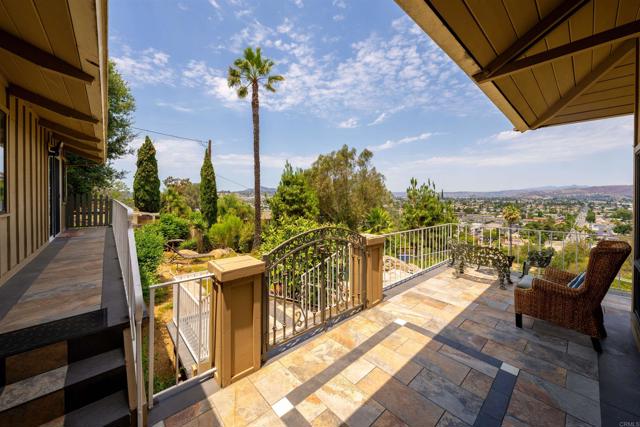 1135 OLD CHASE AVENUE, El Cajon CA: https://media.crmls.org/mediaz/04b7983b-9d4b-49e9-bf21-46e9f43bd51d.jpg