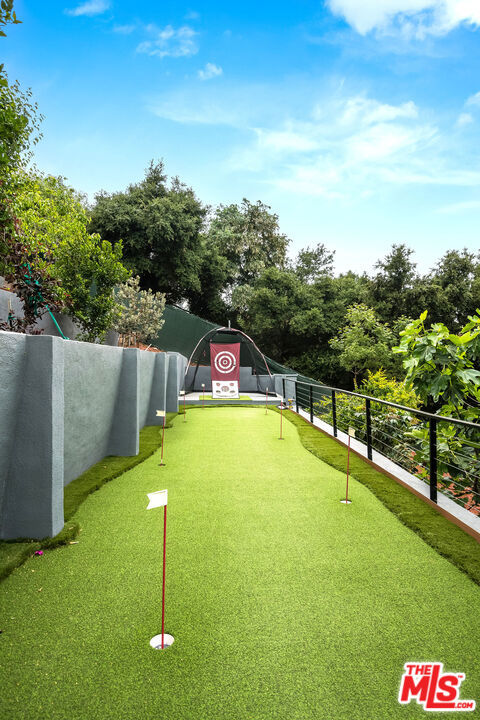 3701 Multiview Drive, Los Angeles CA: https://media.crmls.org/mediaz/04b7a3a3-b0d0-492c-a43c-1d46778f6c30.jpg