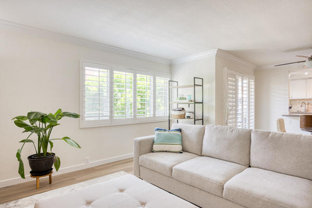400 N Sunrise Way, Palm Springs CA: https://media.crmls.org/mediaz/04b85ffc-795e-4511-9494-664577a3c850.jpg
