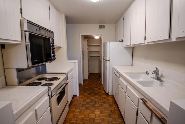 3350 La Mesa Drive, San Carlos CA: https://media.crmls.org/mediaz/04b8b8a7-6bb2-4c8b-bae3-845a1d5a51f4.jpg