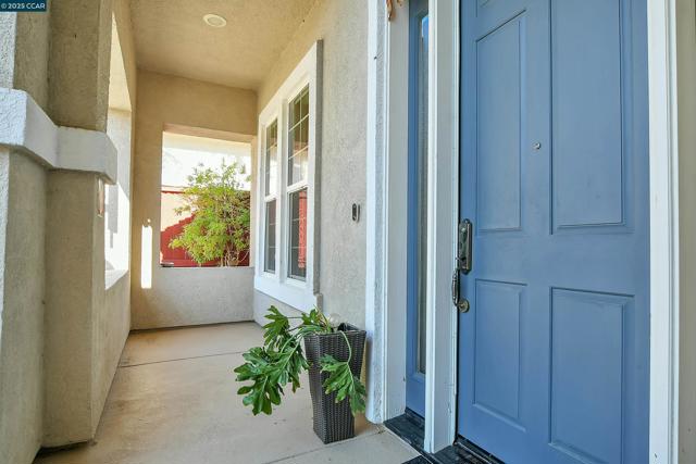 2593 Camel Back Rd, Brentwood CA: https://media.crmls.org/mediaz/04b94d92-a40d-44c2-917c-1ceb4683fccd.jpg