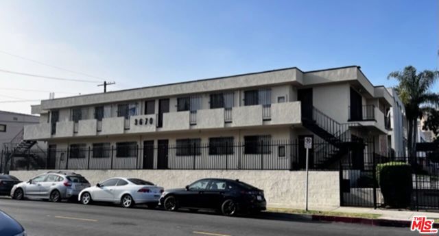 940 Gramercy Place, Los Angeles, California 90019, ,Multi-Family,For Sale,Gramercy,24372765