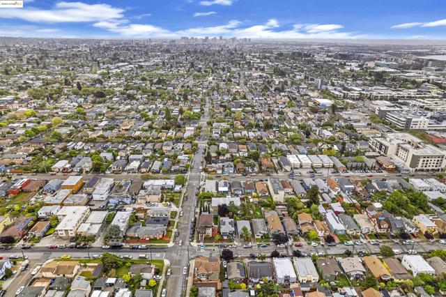 1259 Carrison St, Berkeley CA: https://media.crmls.org/mediaz/04b9b5f5-fcb3-478d-9e52-f20093296db6.jpg