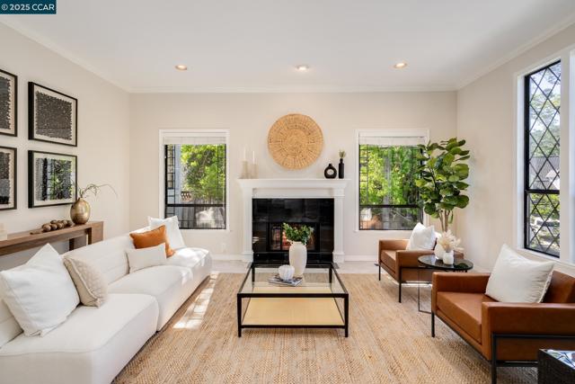 15 Blemer Ct, Danville CA: https://media.crmls.org/mediaz/04ba8c0d-9a8b-4e6f-8878-cf0fa35f40ff.jpg
