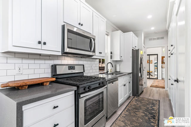 112 Pali Drive, Palm Springs CA: https://media.crmls.org/mediaz/04bb54a9-cd6d-4bf7-b259-36bbec6a3a5d.jpg