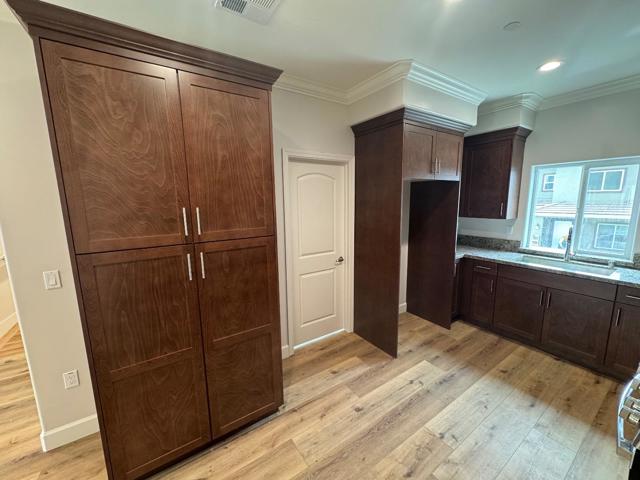 116 Bundeson Circle, Hollister CA: https://media.crmls.org/mediaz/04bd2813-4bab-4f7d-8600-e33a044d489e.jpg