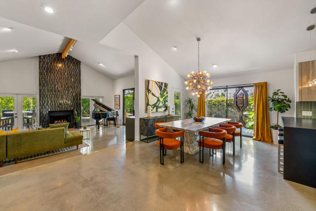 24 Calle Ardilla, Rancho Mirage CA: https://media.crmls.org/mediaz/04bd608a-67cf-41b5-bb0d-2d20a93db5f9.jpg