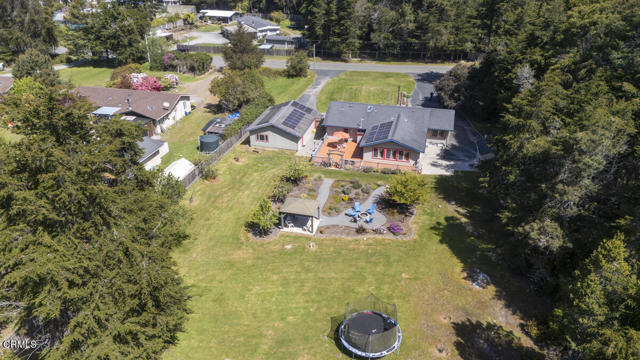 31341 Thomas Lane, Fort Bragg CA: https://media.crmls.org/mediaz/04be547a-15c4-4536-bf6a-594545cffcf2.jpg