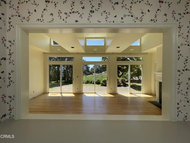 45300 Headlands Drive, Mendocino CA: https://media.crmls.org/mediaz/04bf10ab-13dd-4157-a8e7-e69944638e17.jpg
