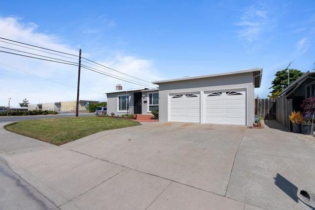 160 Napa Street, Watsonville CA: https://media.crmls.org/mediaz/04bff0fb-5524-409f-bde9-a47d8fda270f.jpg