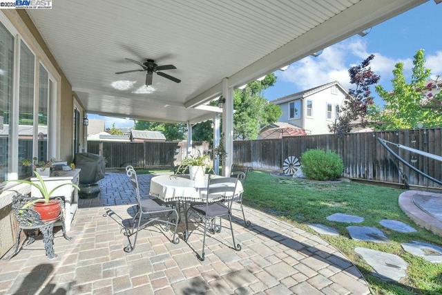 675 Merritt Ct, Discovery Bay CA: https://media.crmls.org/mediaz/04c06d95-b5cd-48ba-9034-618e664df33a.jpg