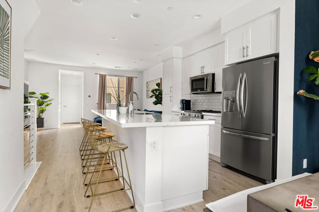 118 S Avenue 50, Los Angeles CA: https://media.crmls.org/mediaz/04c09680-ec85-40b0-9a13-3d8385a1353f.jpg
