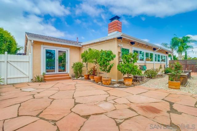 3541 Pomeroy St, San Diego CA: https://media.crmls.org/mediaz/04c0ae47-2006-4ad2-a191-efc6e53df0ad.jpg