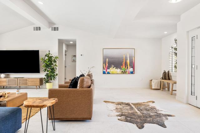 73298 Buckboard Trail, Palm Desert CA: https://media.crmls.org/mediaz/04c165fe-a810-4b65-8727-5de7634ef79b.jpg