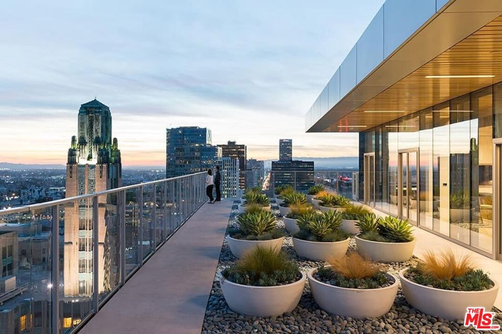 3033 Wilshire Boulevard #1707