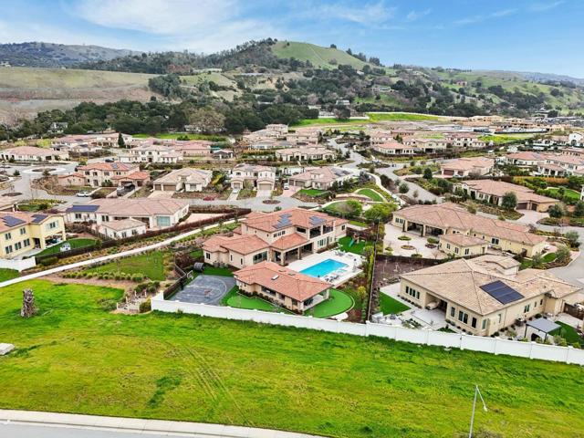 18735 Corte Paterna, Morgan Hill CA: https://media.crmls.org/mediaz/04c21b90-de5f-498a-8143-47f633f9c1a1.jpg