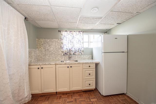 1010 Bobier Dr E, Vista CA: https://media.crmls.org/mediaz/04c26189-0c3a-4d51-b82a-732b140e5057.jpg
