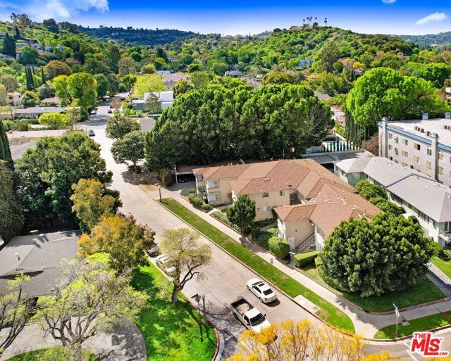 4321 Saugus Avenue, Sherman Oaks CA: https://media.crmls.org/mediaz/04c2d5ea-b6e8-48f3-bb90-efa44dbf3b64.jpg