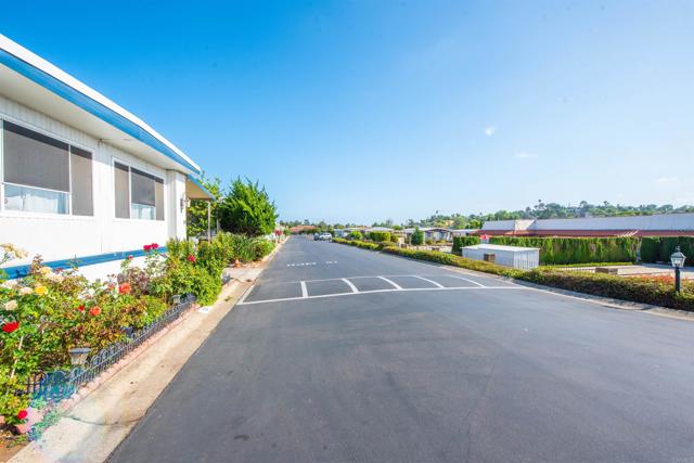 1010 Bobier Dr E, Vista CA: https://media.crmls.org/mediaz/04c31e2c-0d16-4dbd-bb3e-5c36a01596a4.jpg