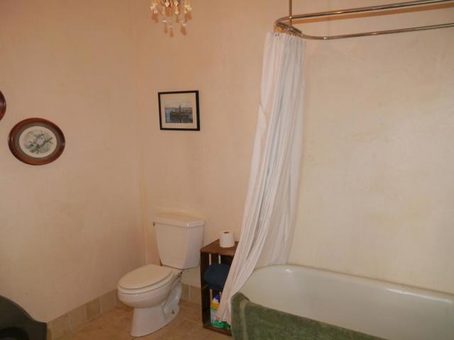 39450 Tassajara Road, Carmel Valley CA: https://media.crmls.org/mediaz/04c3293f-adb3-4f8b-bfa3-0d3a489f2ea6.jpg