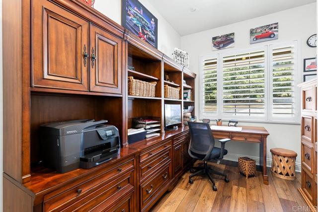 10166 Rancho Roble Rd., Escondido CA: https://media.crmls.org/mediaz/04c3acde-3f40-49ed-9c64-83c88bc14489.jpg