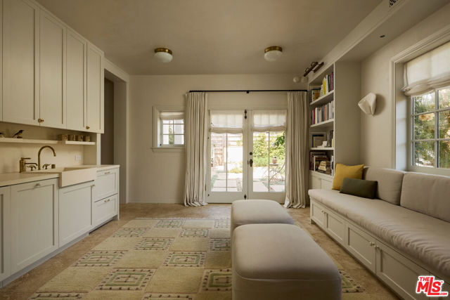 239 W Channel Road, Santa Monica CA: https://media.crmls.org/mediaz/04c41d38-c871-49de-a5ce-4198dc6ca07f.jpg