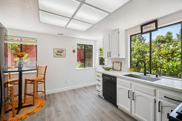 290 Bridgeside Circle, Danville CA: https://media.crmls.org/mediaz/04c44eec-7e75-4c11-a8a5-9efbe483e293.jpg