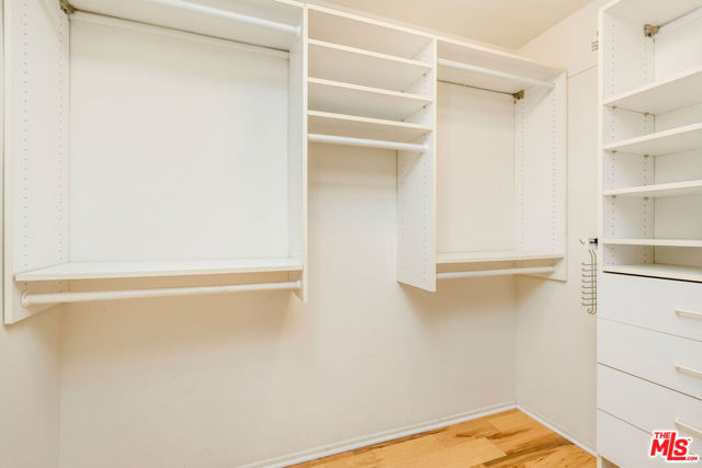 4042 Stoneriver Court, Westlake Village CA: https://media.crmls.org/mediaz/04c536f7-1415-4d6b-894a-9ba10be4827b.jpg