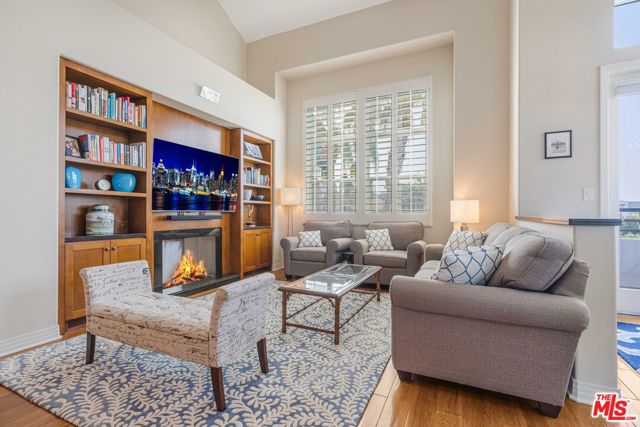 Image 5 of 43 For 7100 Playa Vista Drive 404