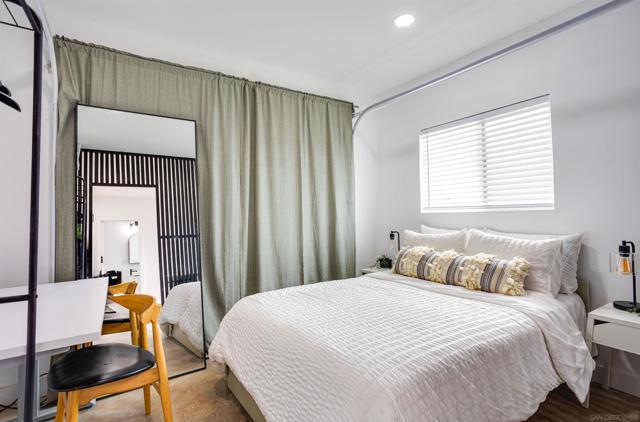 3831 Franklin Ave, San Diego CA: https://media.crmls.org/mediaz/04c59fdd-8147-4e42-84a4-d330bc660f01.jpg
