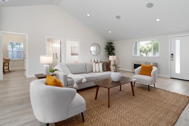 401 Emerson St, Fremont CA: https://media.crmls.org/mediaz/04c5d331-0b68-486d-967d-fe32c47e9a3b.jpg