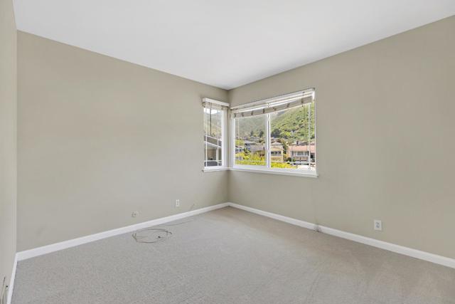 10 Banff Way, Pacifica CA: https://media.crmls.org/mediaz/04c5ef4b-1b7f-483d-81ef-c0bb10f66a0f.jpg
