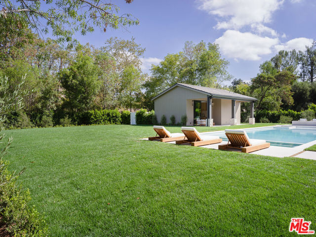 23615 Long Valley Road, Hidden Hills CA: https://media.crmls.org/mediaz/04c5fc6a-8e3b-4a14-97a6-49304094d675.jpg