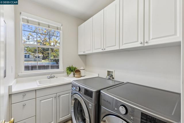 4280 Marietta Ct, Concord CA: https://media.crmls.org/mediaz/04c67f68-ffc4-4908-9542-69cb8de26592.jpg