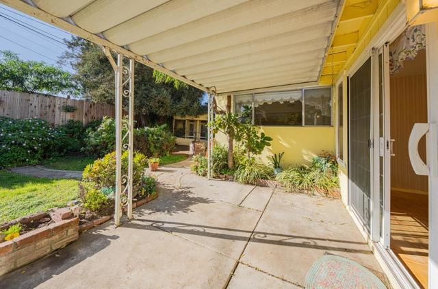 217 Iris Drive, Salinas CA: https://media.crmls.org/mediaz/04c6b34f-9ff6-40f7-ae1e-f695d68d8528.jpg